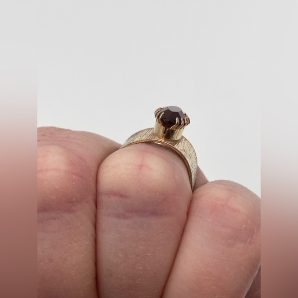 Vintage Sarah Coventry Jewelry Ring Gold Tone With Amber Marquise Stone Signed - Picture 3 of 8